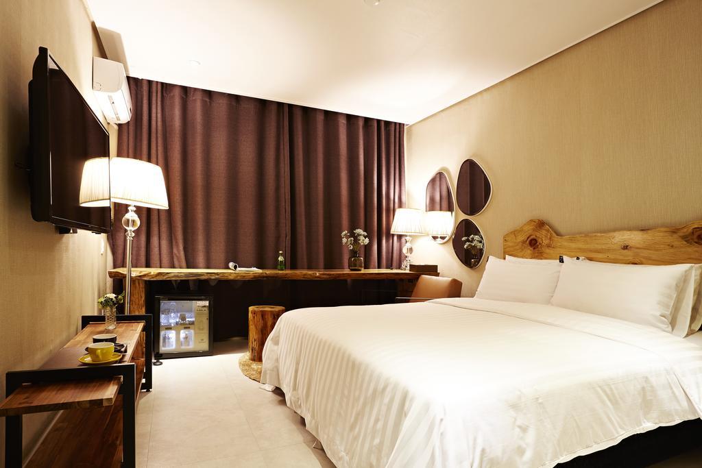 Hotel Namoo Cheong-Ju Cheongju Quarto foto